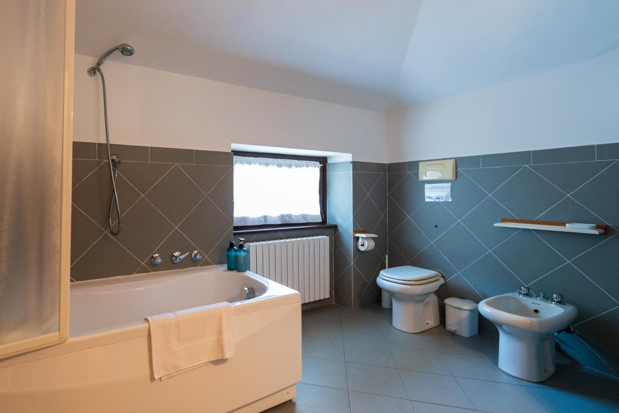 Stunning Apartment- Terrace And Swimming Pool Bellano Zewnętrze zdjęcie